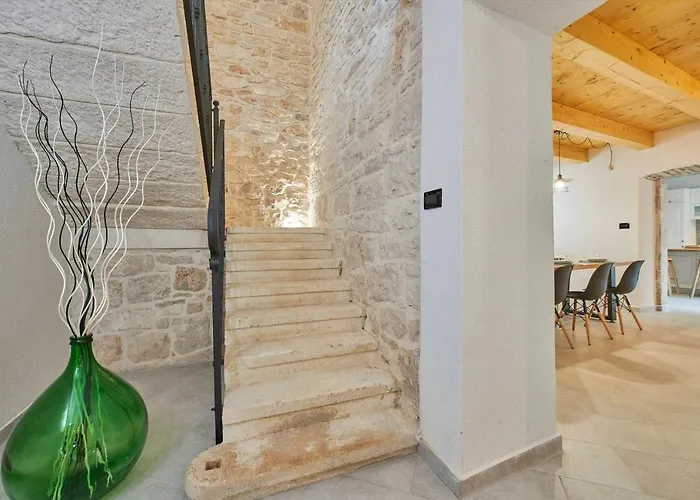 Old Stone Villa With Whirlpool And Sauna