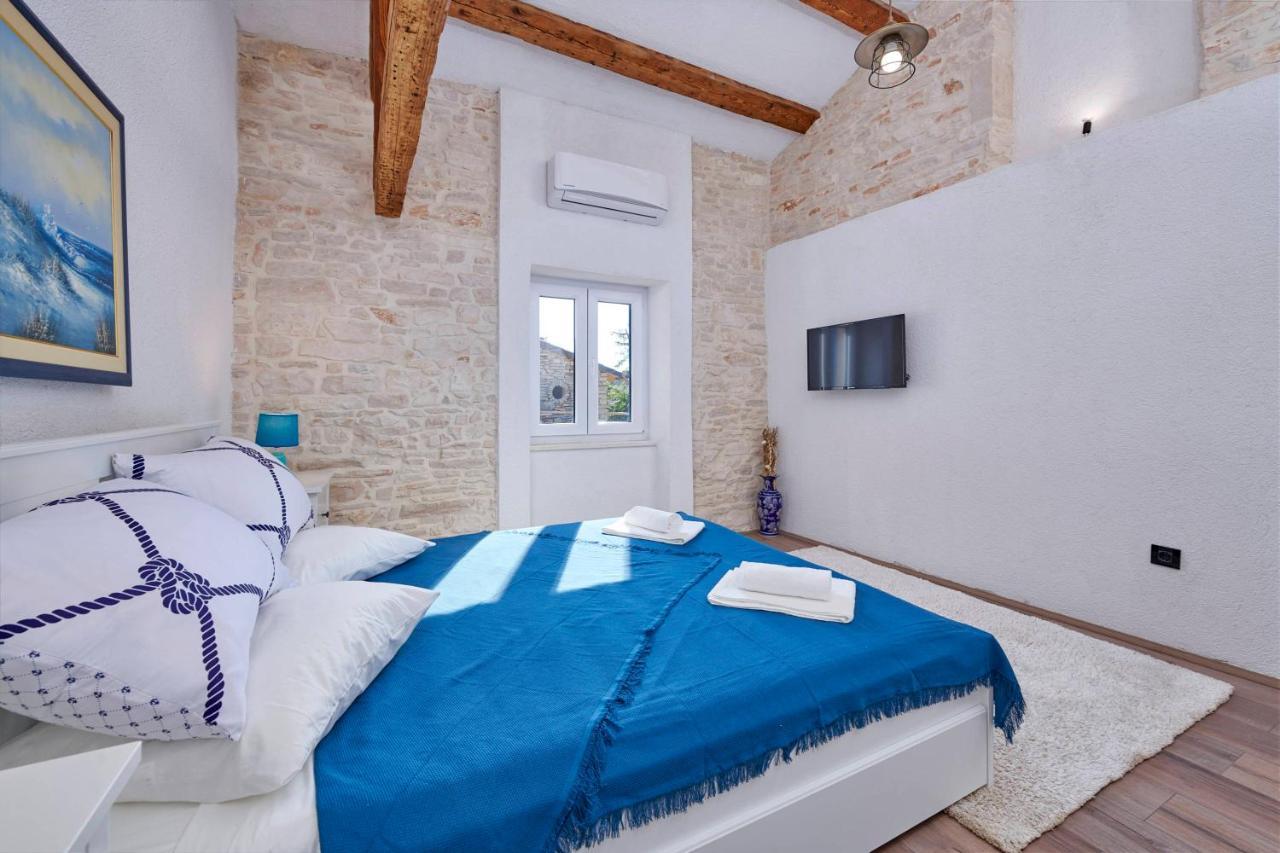 Old Stone With Whirlpool And Sauna *