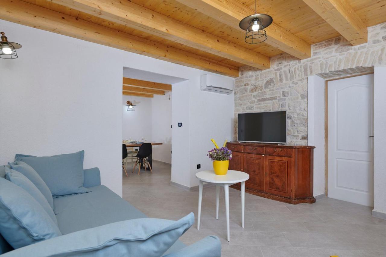 Willa Old Stone With Whirlpool And Sauna