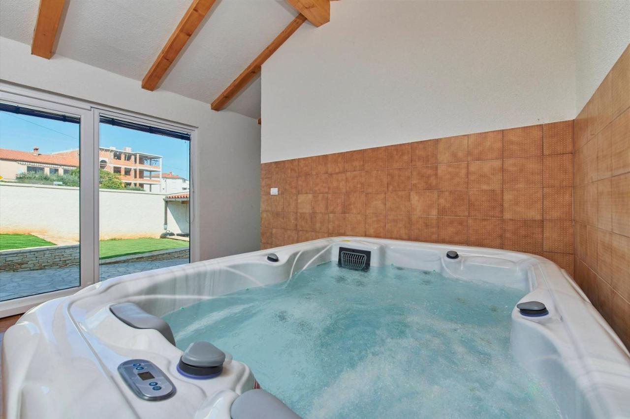 Villa Old Stone With Whirlpool And Sauna Liznjan